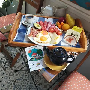 https://la-casa-de-la-abuela-malaga.hotelsinnerja.org